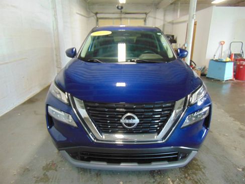 Used 2023 Nissan Rogue SV FWD image 3