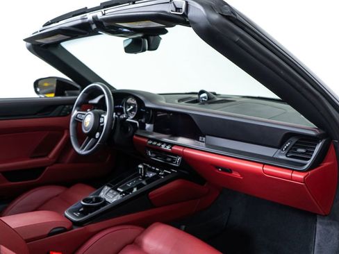 Used 2024 Porsche 911 Targa 4 GTS image 33