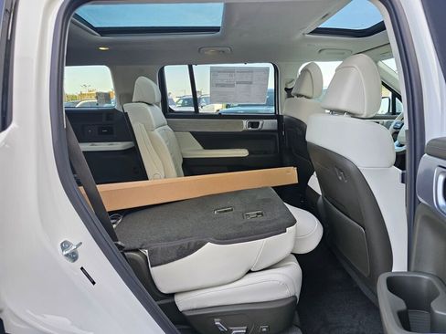 New 2025 Hyundai Santa Fe Calligraphy image 12