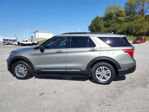 Used 2020 Ford Explorer XLT w/ Equipment Group 202A image 7