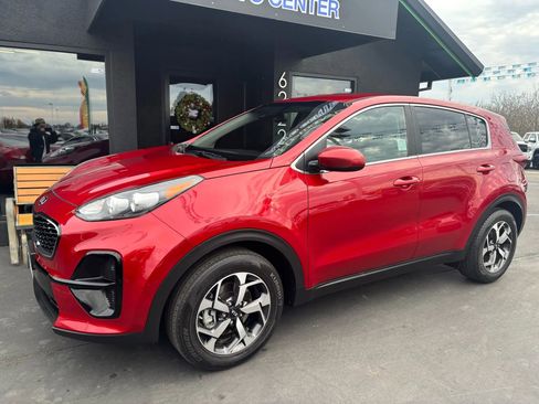 Used 2022 Kia Sportage LX image 4