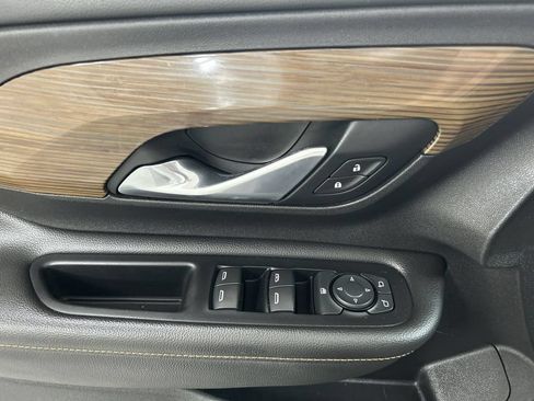 Used 2018 GMC Terrain SLE w/ Driver Convenience Package AWD/4WD image 11