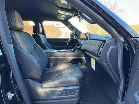 New 2026 Nissan Armada SL image 8