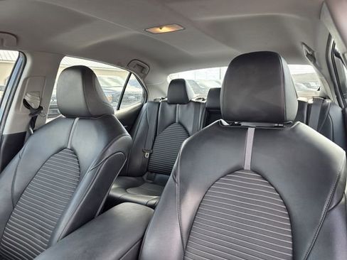 Used 2022 Toyota Camry SE image 11
