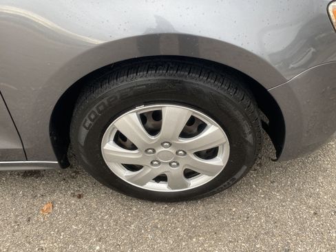 Used 2014 Volkswagen Jetta S image 28