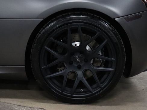 Used 2011 Audi R8 V10 image 35