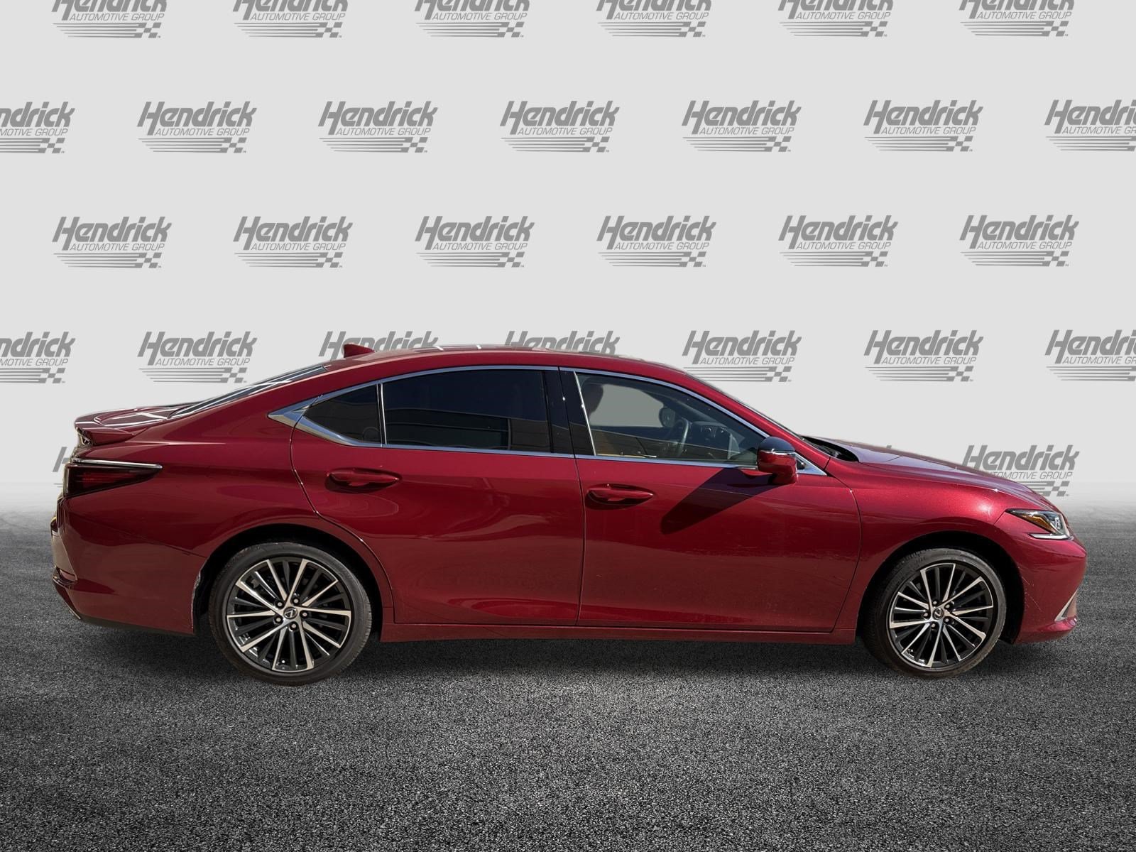 Used 2025 Lexus ES 350 w/ Premium Package FWD image 11