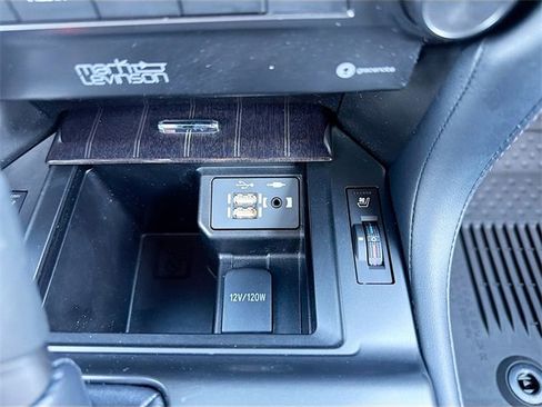 Used 2023 Lexus GX 460 Premium image 32