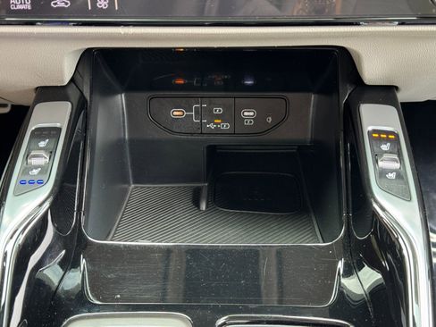 Used 2024 Kia Sorento SX FWD image 30