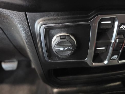 Used 2022 Jeep Wrangler Unlimited Sport AWD/4WD image 23