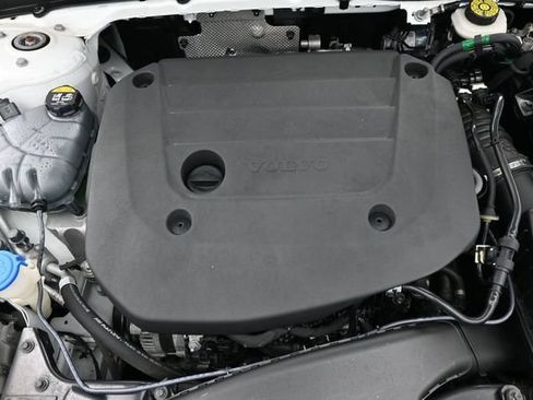 Used 2023 Volvo XC40 B5 Plus w/ Driver Assist Package AWD/4WD image 35