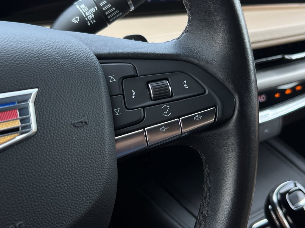 Used 2025 Cadillac XT4 Premium Luxury FWD image 31