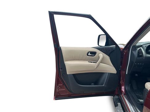 Used 2024 Nissan Armada Platinum w/ Captain's Chairs Package RWD image 6
