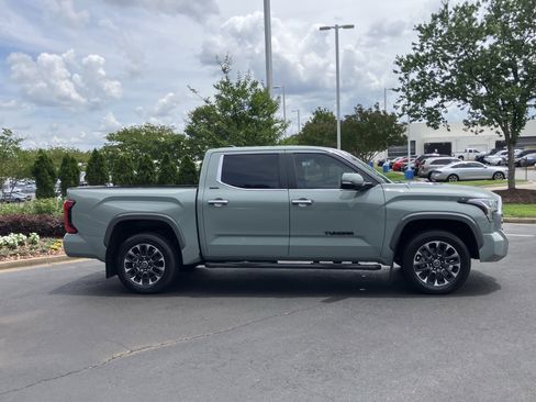 Used 2024 Toyota Tundra Limited AWD/4WD image 11