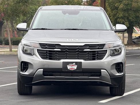 New 2026 Kia Seltos LX image 9