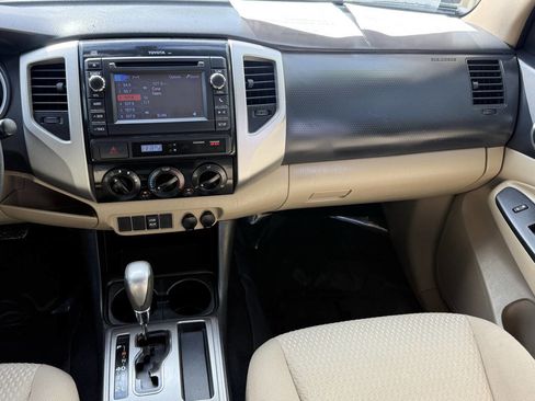 Used 2013 Toyota Tacoma PreRunner image 8