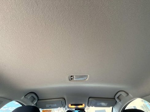 Used 2022 Nissan Versa SV image 17