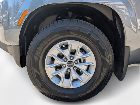 Certified 2024 Nissan Frontier SV w/ Technology Package image 6