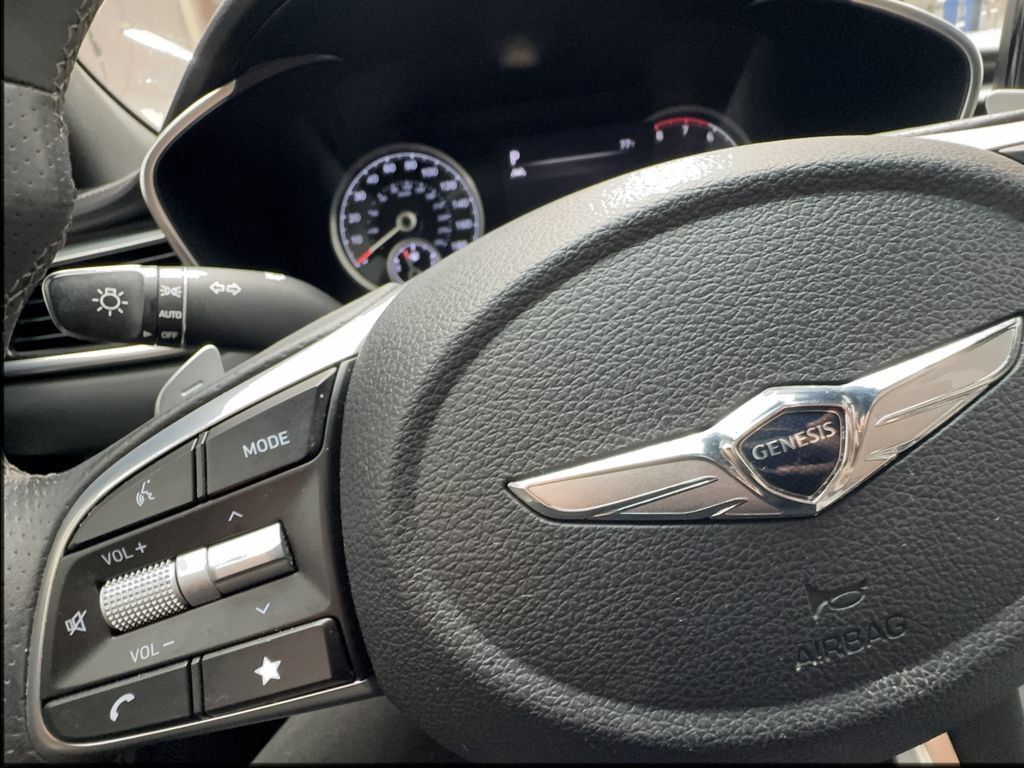 Used 2023 Genesis G70 2.0T RWD image 41