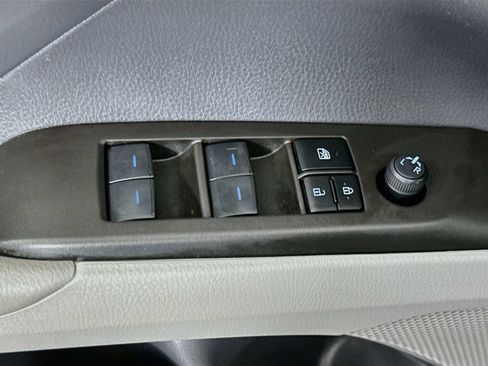 Used 2024 Toyota Camry SE FWD image 18