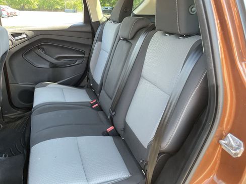 Used 2017 Ford Escape SE w/ Equipment Group 201A AWD/4WD image 18