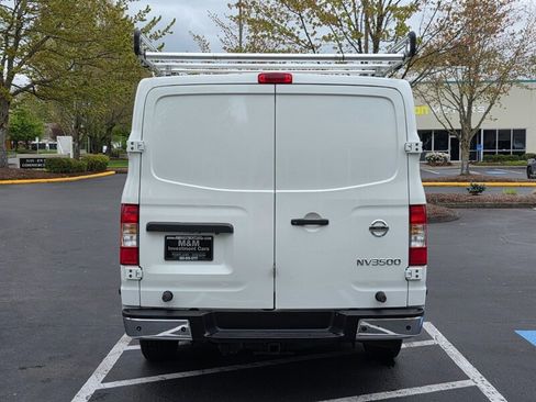 Used 2018 Nissan NV 3500 SL image 6