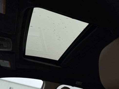 Used 2023 Toyota Sienna XLE image 19