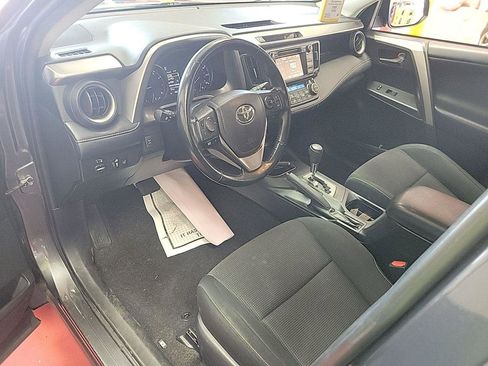 Used 2018 Toyota RAV4 XLE w/ Plus Extra Value Package AWD/4WD image 5