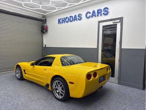 Used 2002 Chevrolet Corvette Z06 w/ Memory Pkg RWD image 3