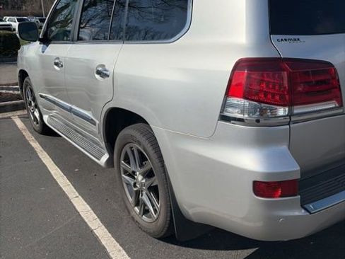 Used 2013 Lexus LX 570 4WD image 5