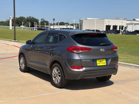 Used 2018 Hyundai Tucson SE FWD image 3