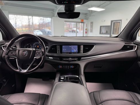Used 2024 Buick Enclave Premium image 24