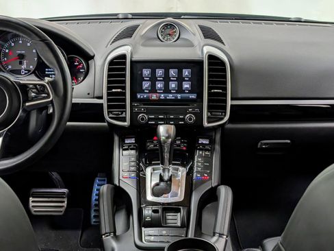 Used 2018 Porsche Cayenne S AWD/4WD image 26