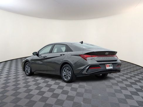 Used 2024 Hyundai Elantra SEL FWD image 7
