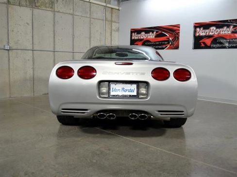 Used 1997 Chevrolet Corvette Coupe w/ Memory Pkg image 6