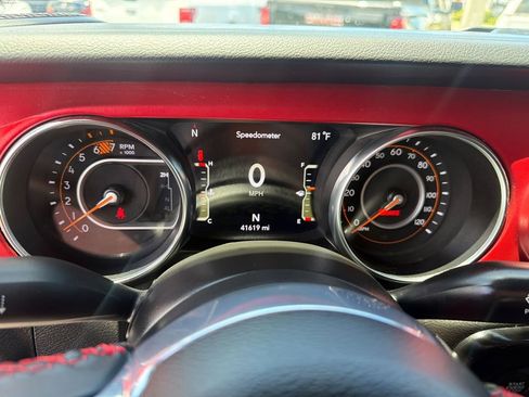 Used 2023 Jeep Wrangler Unlimited Rubicon w/ Cold Weather Group AWD/4WD image 26