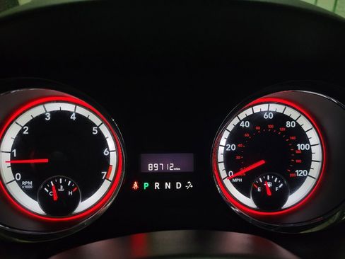 Used 2018 Dodge Grand Caravan SE FWD image 23