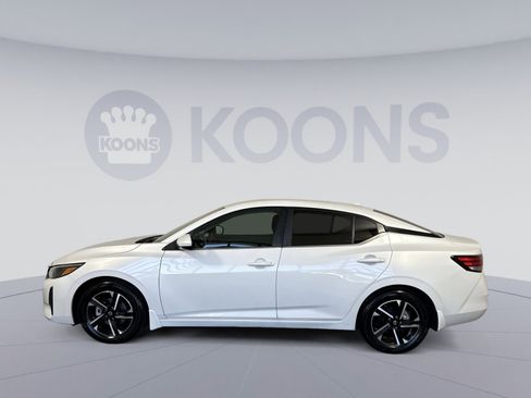 Used 2025 Nissan Sentra SV image 2