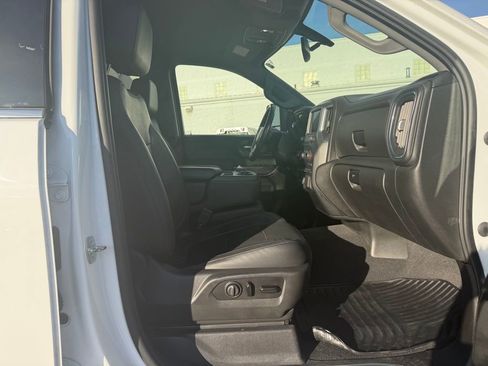 Used 2020 Chevrolet Silverado 2500 LTZ w/ Z71 Off-Road Package image 28