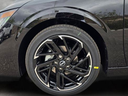 New 2026 Nissan Sentra SR w/ Floor Mat Package FWD image 28