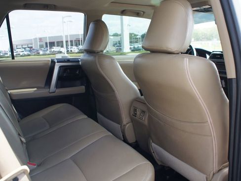 Used 2011 Toyota 4Runner SR5 w/ Convenience Pkg image 19