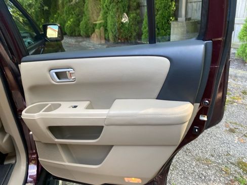 Used 2011 Honda Pilot EX-L image 24