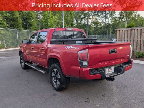 Used 2017 Toyota Tacoma TRD Sport w/ Tow Package RWD image 7