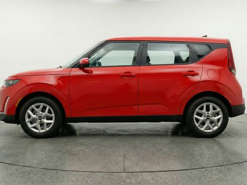 Used 2025 Kia Soul LX w/ LX Technology Package FWD image 5