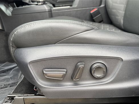 Certified 2025 Toyota Tacoma TRD Off-Road image 10