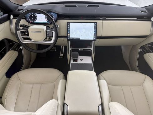 Used 2025 Land Rover Range Rover SE AWD/4WD image 21