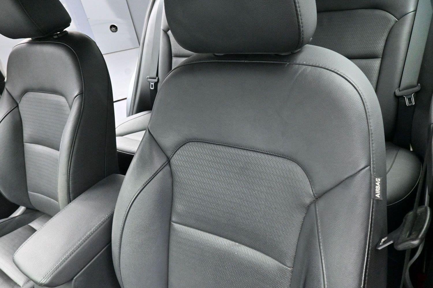 Used 2017 Hyundai Elantra Limited FWD image 14