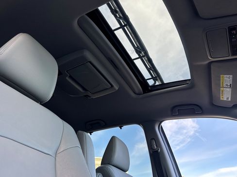 Certified 2019 Honda Pilot Touring image 15