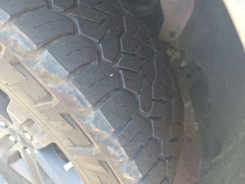 Used 2023 Ford F150 Lariat AWD/4WD image 11