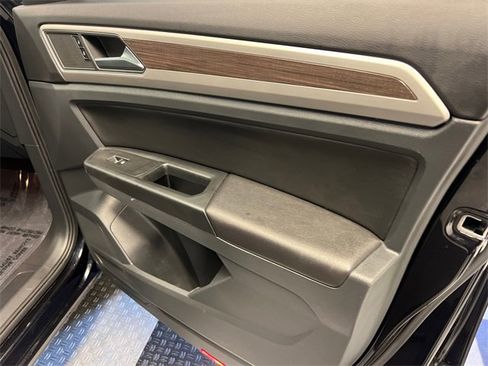 Used 2019 Volkswagen Atlas SE w/ Towing Package image 12